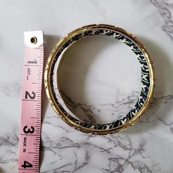 Set of 3 bangle bracelets gold and green fabric boho casual stackable - Picture 3 of 5
